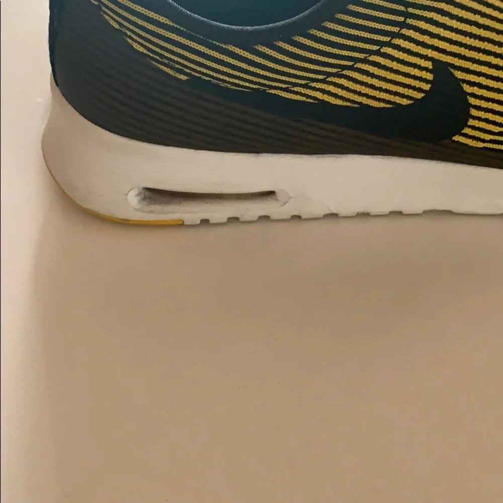 Nike‎ air max black and yellow